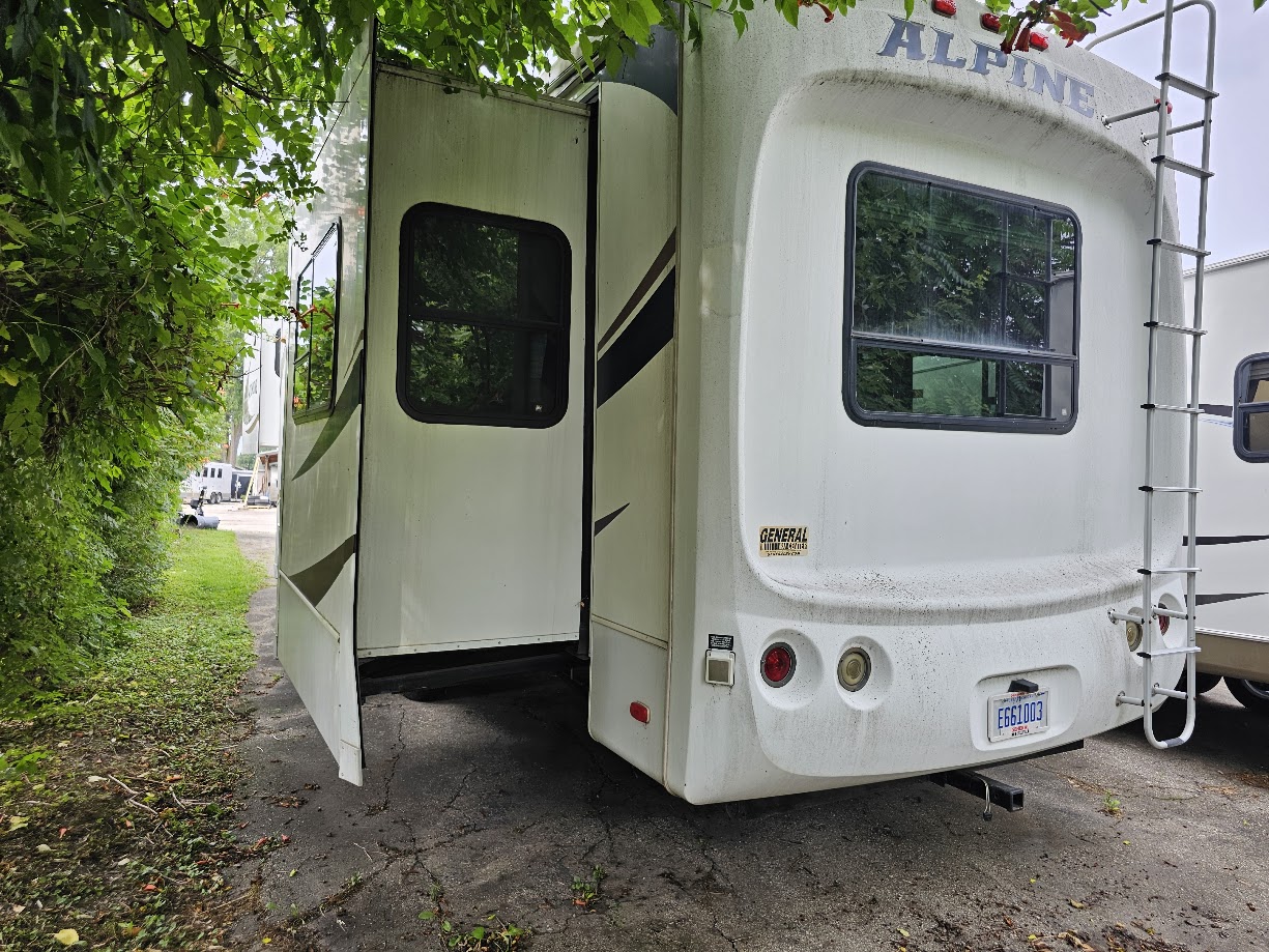 2012 Keystone Alpine 3500RE - Image 7