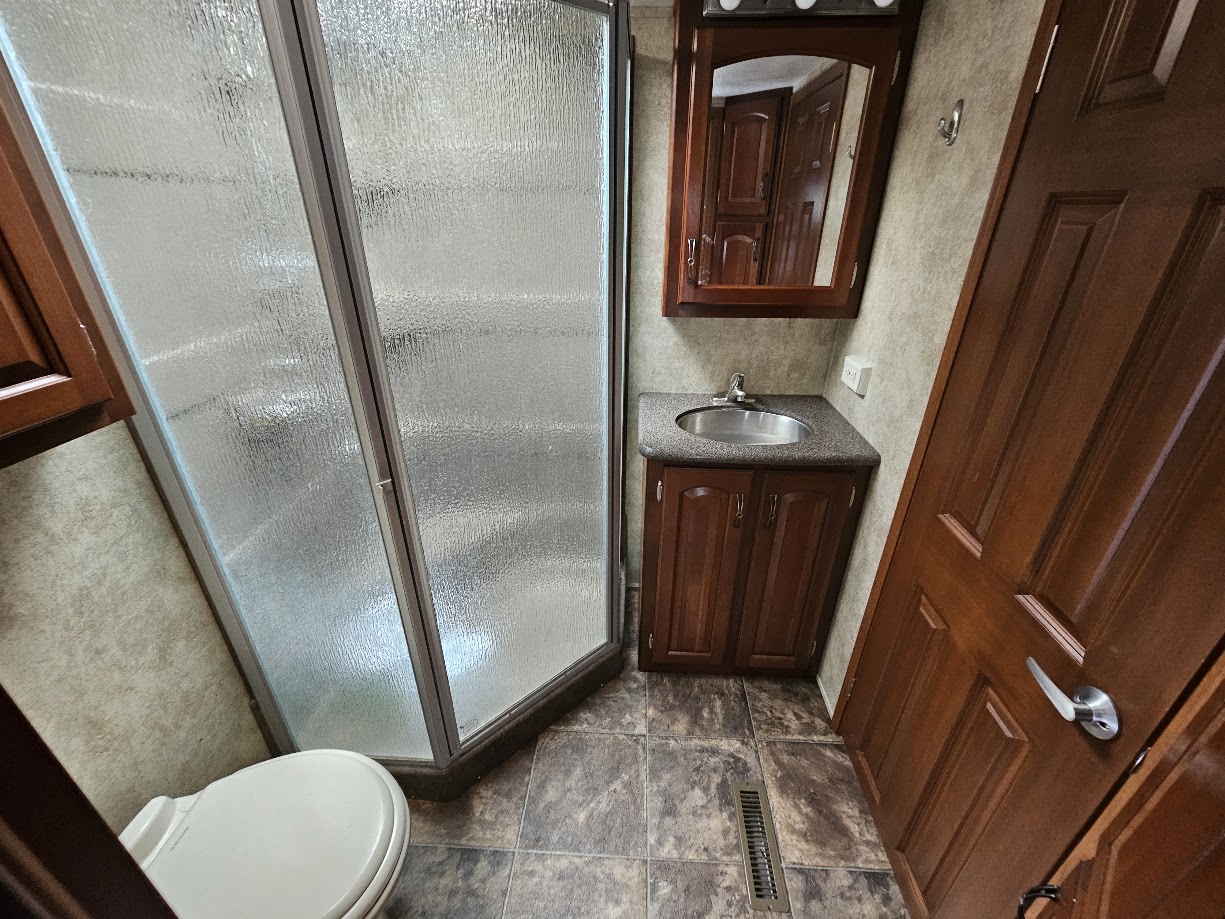 2012 Keystone Alpine 3500RE - Image 6