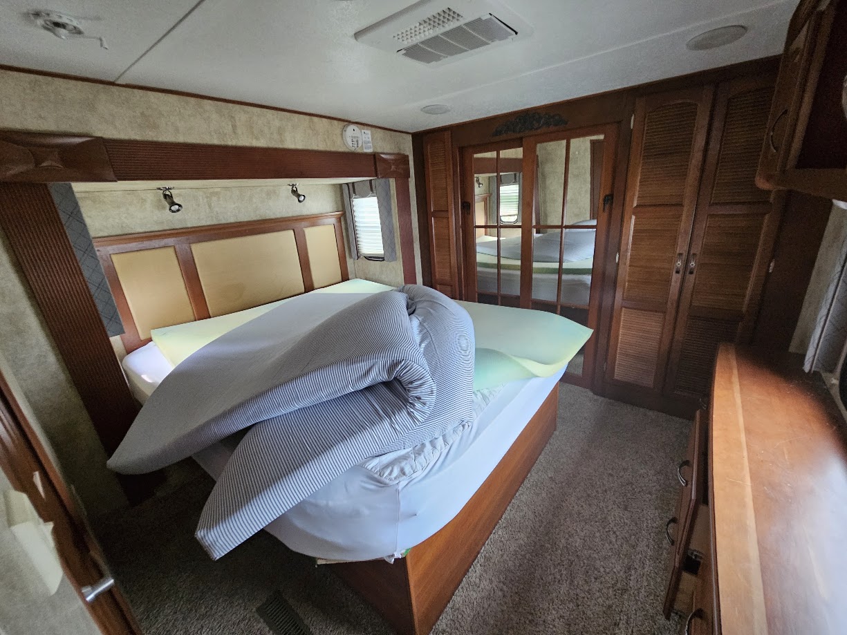 2012 Keystone Alpine 3500RE - Image 5