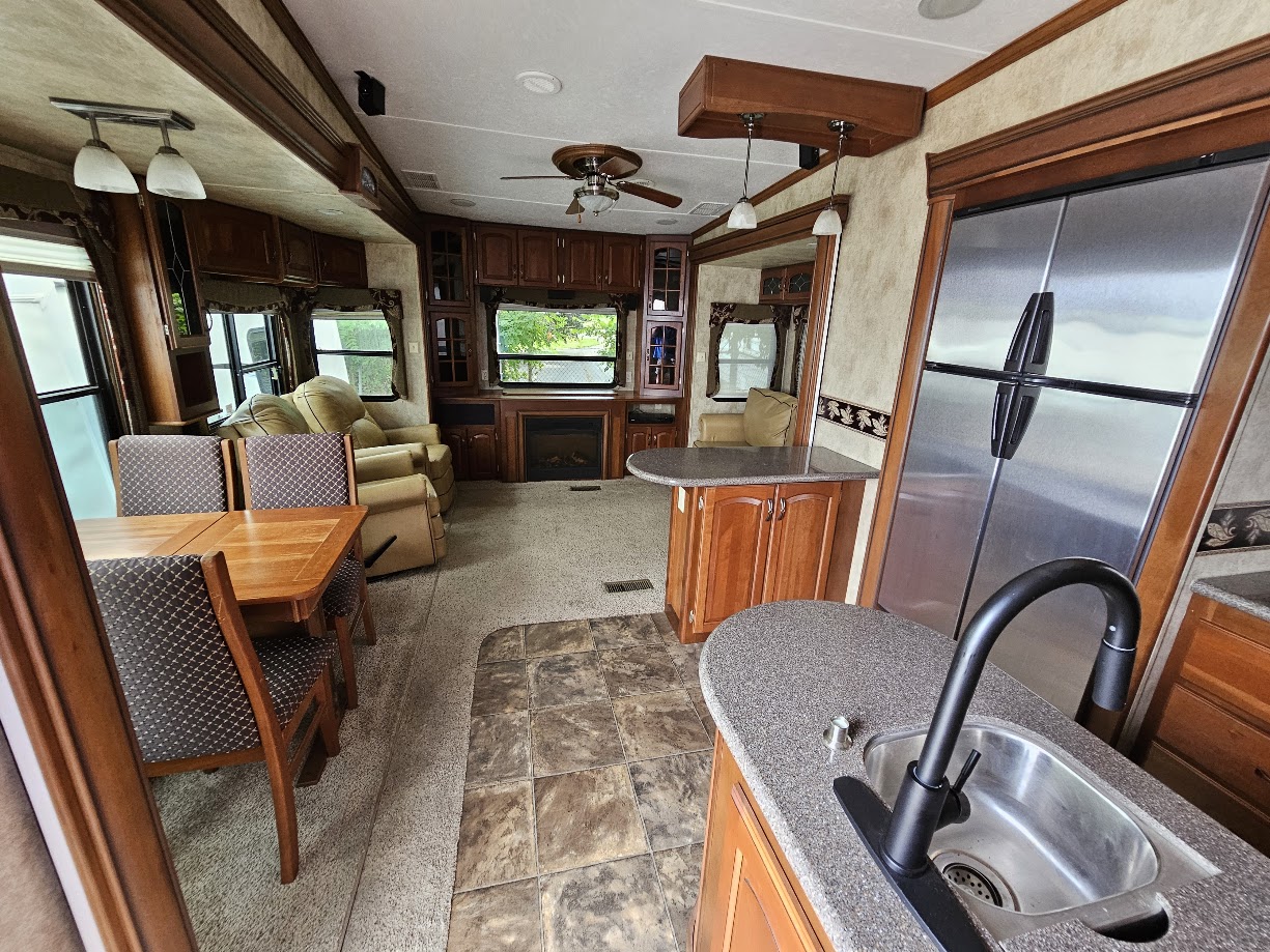 2012 Keystone Alpine 3500RE - Image 4
