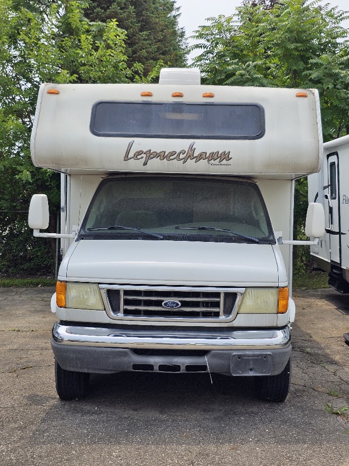 2006 Coachmen Leprechaun Class C