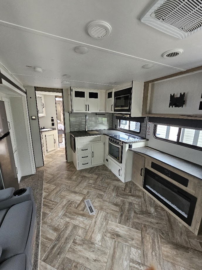2023 Palomino Puma 29RDBS - Image 5